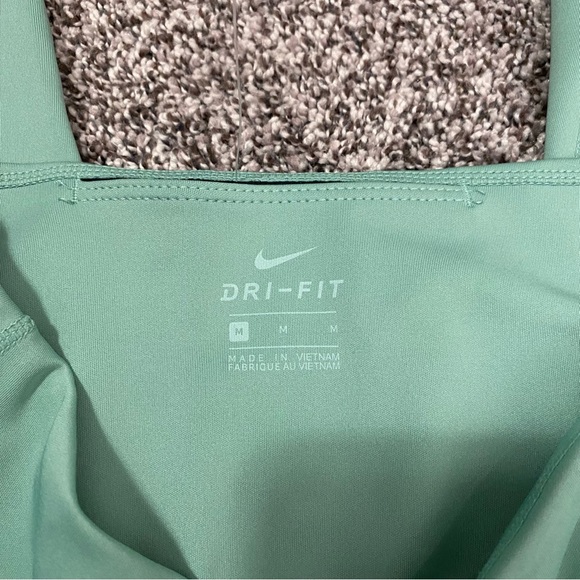 Nike Tight Fit Mid Rise 7/8 Length Green Leggings‎ NWT Woman’s Size Medium - Picture 5 of 8